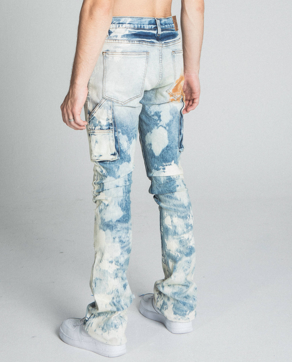 AJ19SK OIL PAINT STACKED JEANS