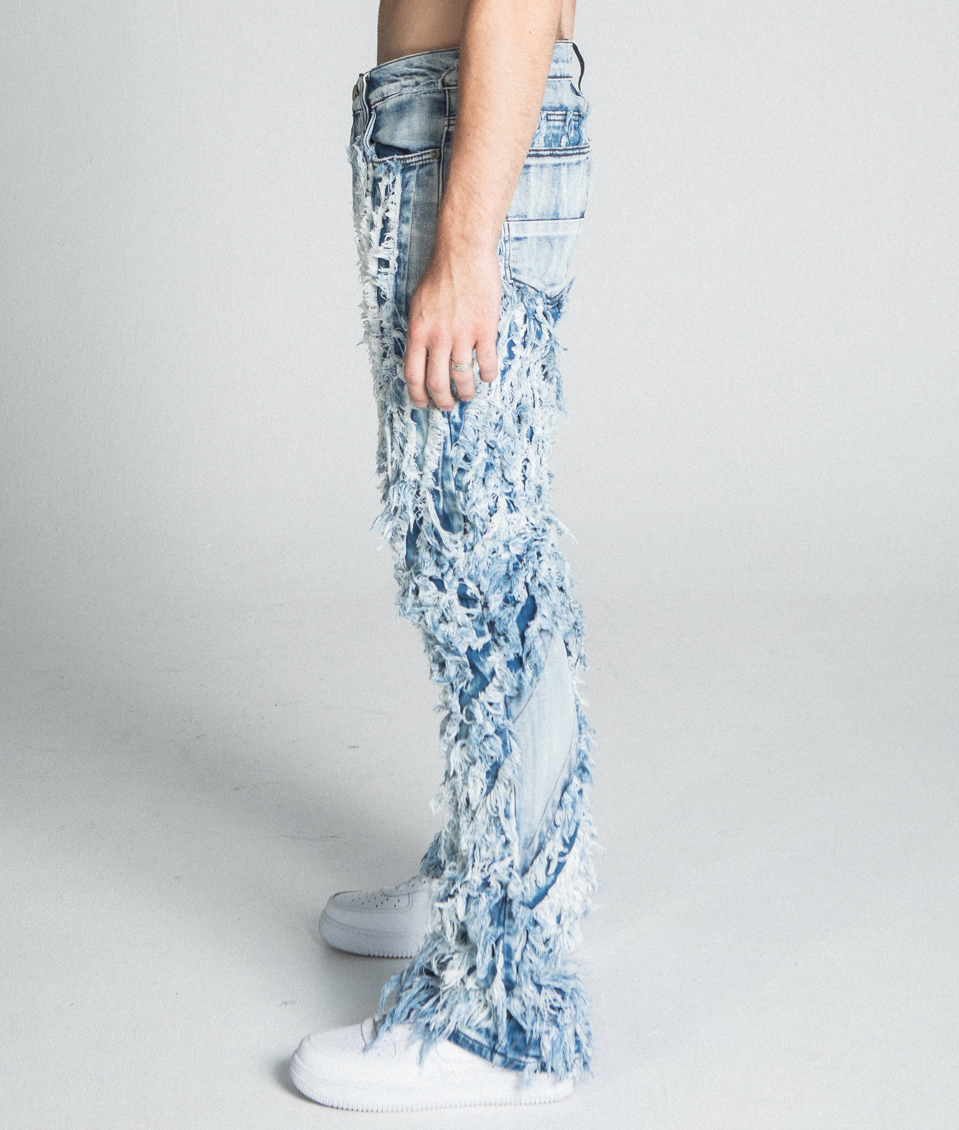 AJ18SK EXTREME FRAYED STACKED JEANS